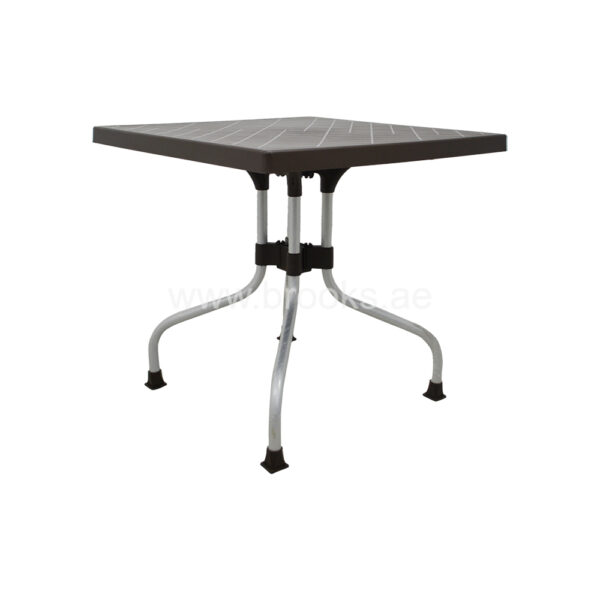 Folding table